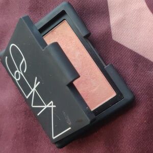 NARS BLUSH in shade orgasm